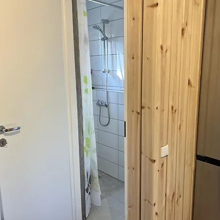 Marika Puhkekuela - Metsanurga Jaervemaja * Nova