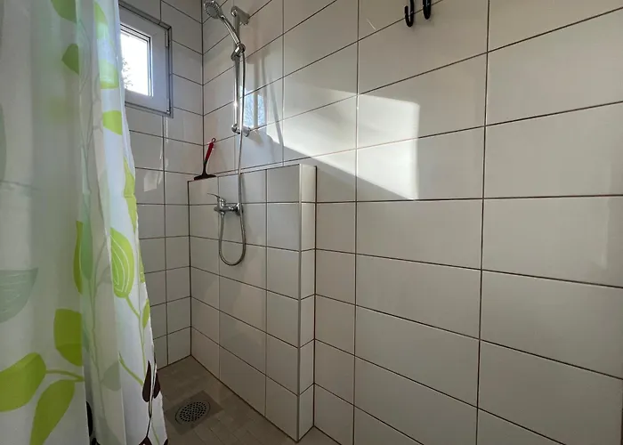 Marika Puhkekuela - Metsanurga Jaervemaja *